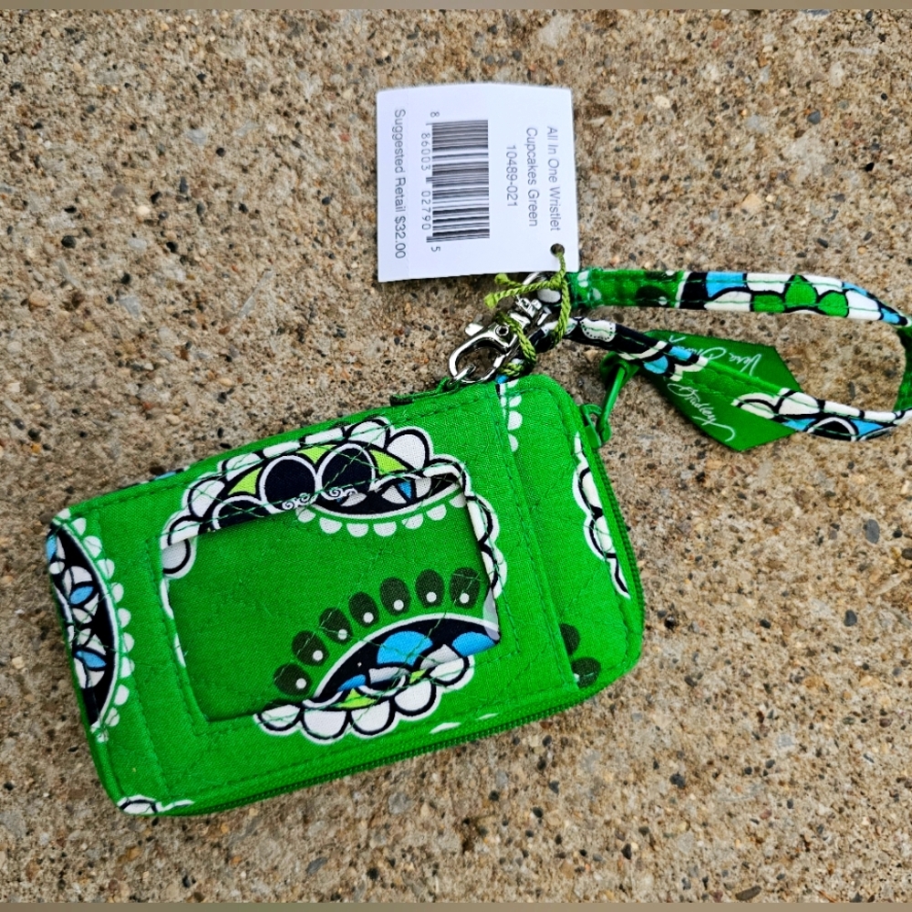Vera Bradley All-In-One Cupcake Green Wristlet